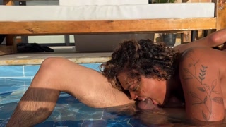 Milf Carla Morelli fucks an 18-year-old delivery man