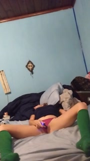 She cums in her panties with vibrator