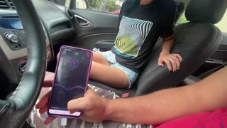 MI MEJOR AMIGO NO CREE QUE PUEDO PONERME EL VIBRADOR DELANTE DE EL