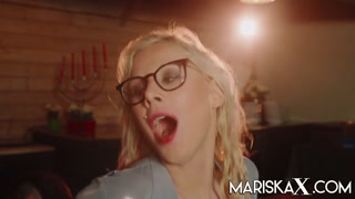 MARISKAX Hot MILF Tina plays while her husband is away