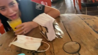 MESERO CASI NOS DESCUBRE CUANDO MI JUGUETE VIBRA