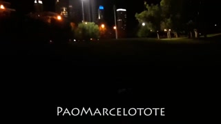 Mi esposo y un extraño me cogen en un parque publico