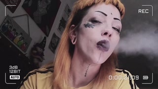 Smoking tattooed babe cosplays black mamba&nbsp;