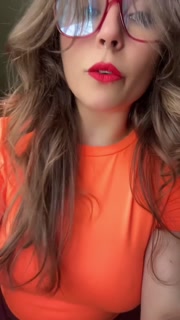 Velma cosplay try on