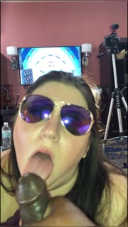 Amazon queen sucks and slurps bbc with her juicy dick sucking lips (with cumshot)
