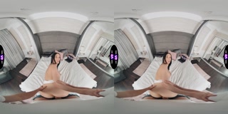 Jasmine Jayne gives dude a blowjob – TmwVRnet