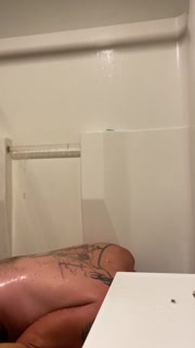 Thick Sexy slut gives Golden showers in the