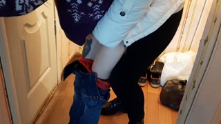 On Valentine's Day, the courier delivered not only flowers, but also orgasm - IkaSmokS