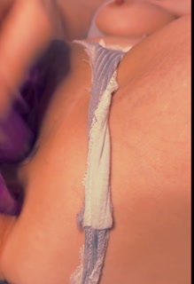 MILF loves fucking herself