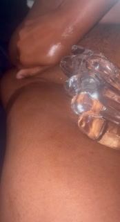 I have a greedy pussy. Come help me fist her 😍😘