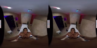 Naughty America - Ella Knox gives the ultimate happy ending to her massage client