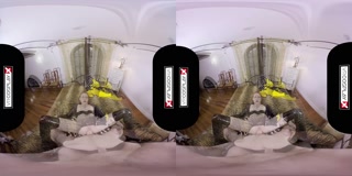 VRCosplayX.com Redhead Anne Deville As Batgirl Wants You Robin