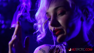 Kitty Quinn smokes her night away in Smoked Out Blondie