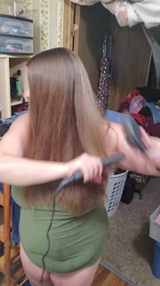 Grumpy Bear does her hair! 🐻💚