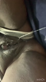 Plus size ebony knows how to make herself cum