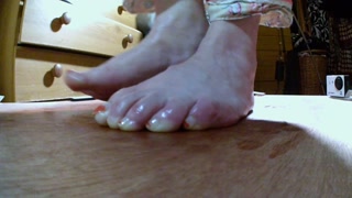 BBW SCHOLLS &amp; BAREFOOT COCK CRUSH WITH CUM SHOT 2