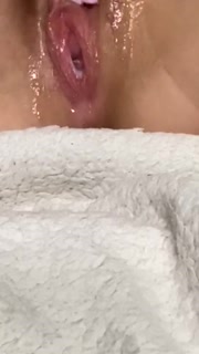 Kattelovelyy CB play she plays with her pussy ! amateur alone in my room I experience the squirt